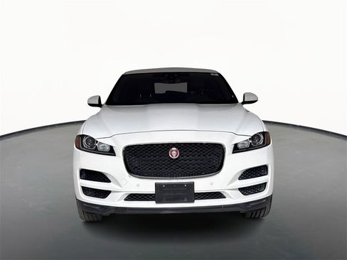 Used 2020 Jaguar F-PACE Premium image 2