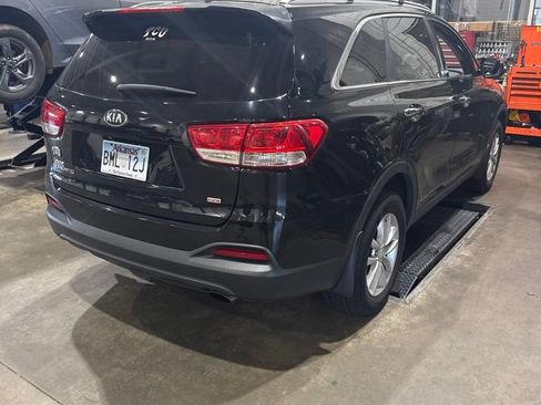 Used 2016 Kia Sorento FWD image 5