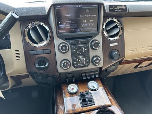 Used 2016 Ford F350 Lariat w/ Lariat Interior Package image 22