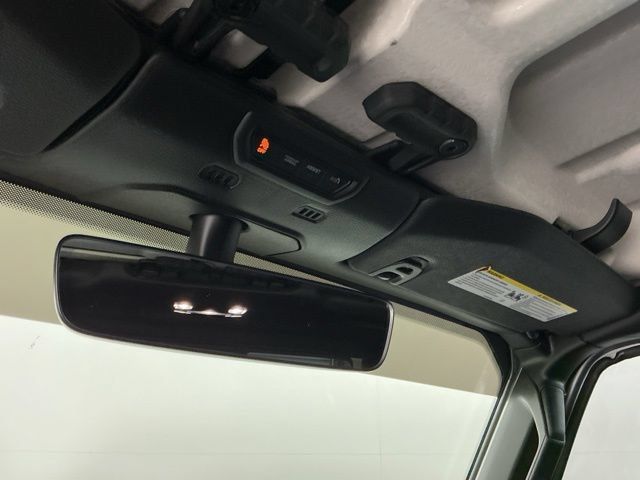 Used 2023 Jeep Gladiator Mojave w/ Cold Weather Group AWD/4WD image 21