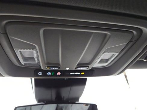 Used 2023 Chevrolet Silverado 1500 Custom image 26