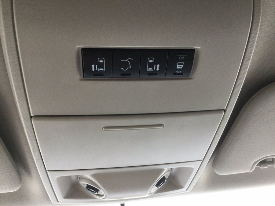 Used 2015 Chrysler Town & Country Touring w/ Driver Convenience Group FWD image 41