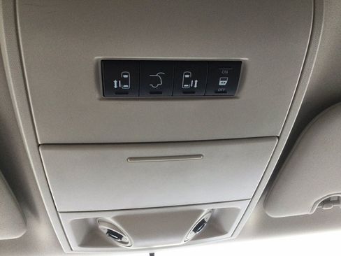 Used 2015 Chrysler Town & Country Touring w/ Driver Convenience Group FWD image 41