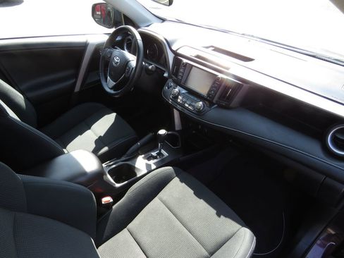 Used 2016 Toyota RAV4 XLE w/ Convenience Package image 14