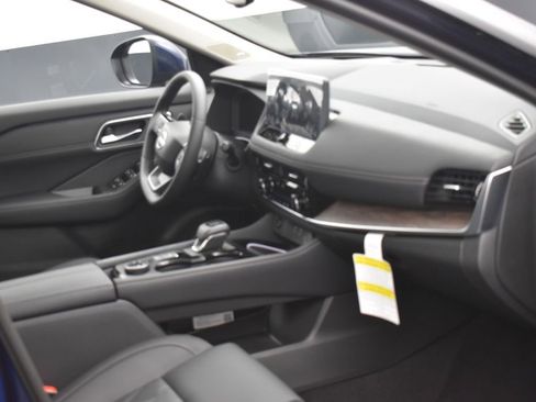 New 2026 Nissan Rogue Platinum w/ Platinum Premium Package image 6