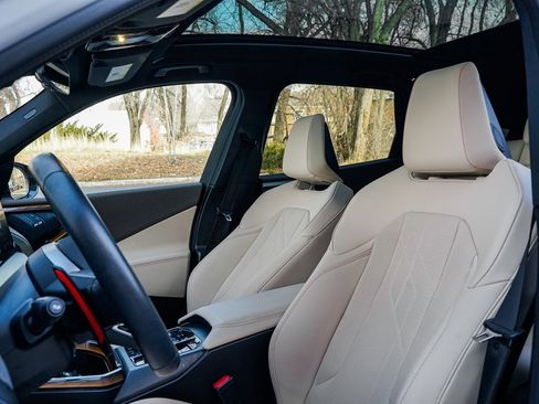 Used 2025 BMW X3 M50 w/ Premium Package image 16