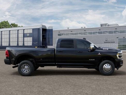 New 2026 RAM 3500 Laramie AWD/4WD image 12
