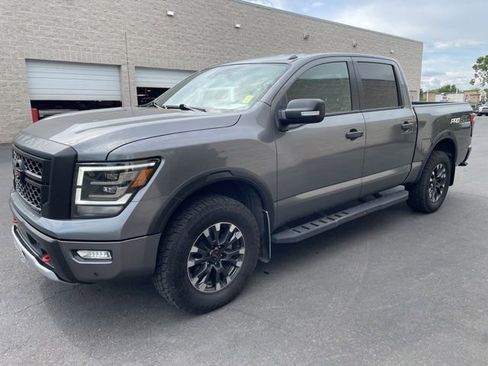 Used 2021 Nissan Titan PRO-4X w/ Pro-4x Convenience Package AWD/4WD image 4