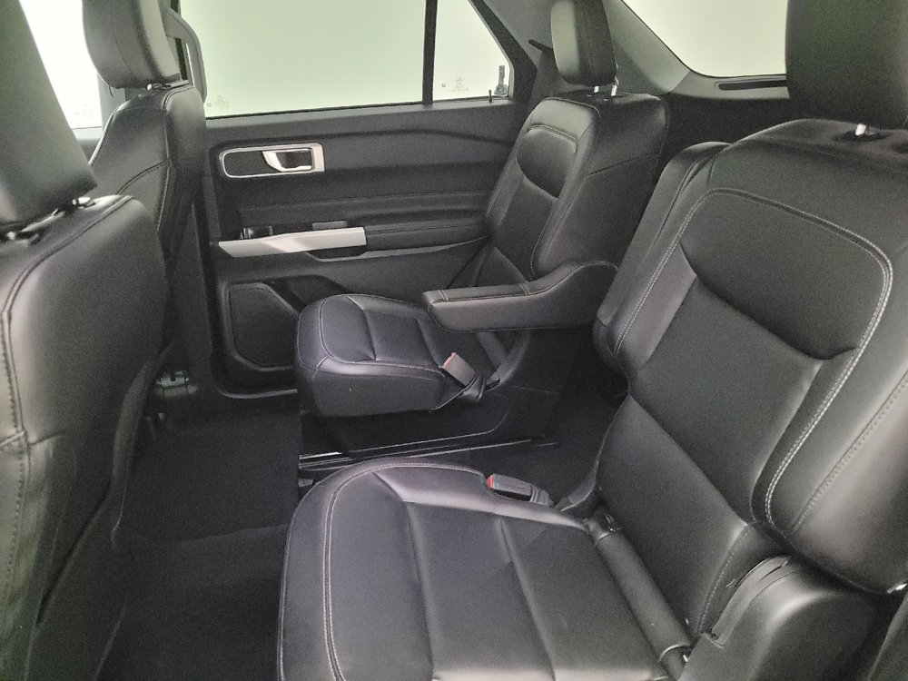 Used 2024 Ford Explorer XLT w/ Equipment Group 202A AWD/4WD image 18
