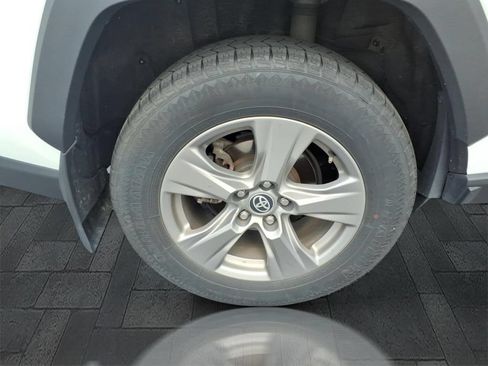 Used 2024 Toyota RAV4 XLE w/ Convenience Package AWD/4WD image 11
