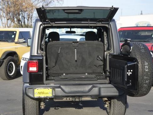 Used 2019 Jeep Wrangler Sport S image 27