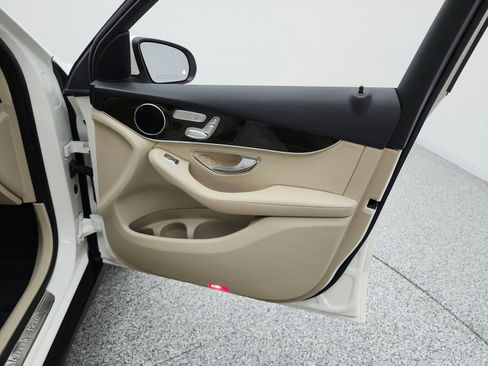 Used 2019 Mercedes-Benz GLC 300 image 20