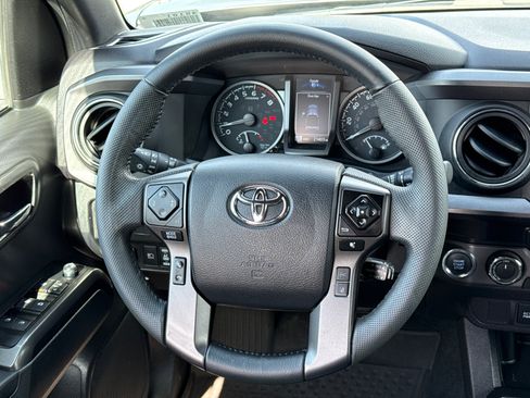 Certified 2023 Toyota Tacoma TRD Off-Road image 21