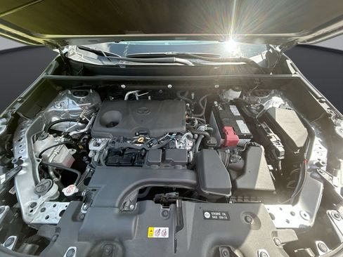 Certified 2025 Toyota RAV4 XLE FWD image 33