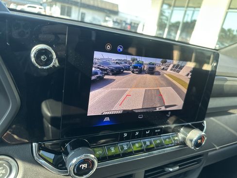 Used 2025 Chevrolet Colorado Trail Boss image 18