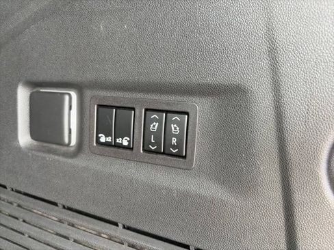 Used 2023 Chevrolet Suburban High Country w/ Advanced Technology Package AWD/4WD image 12