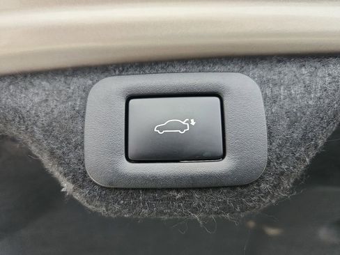 Used 2024 Lexus ES 300h w/ Luxury Package image 29