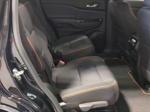 Used 2023 GMC Acadia AT4 AWD/4WD image 24