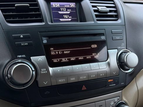 Used 2011 Toyota Highlander 2WD w/ Tech Pkg image 32