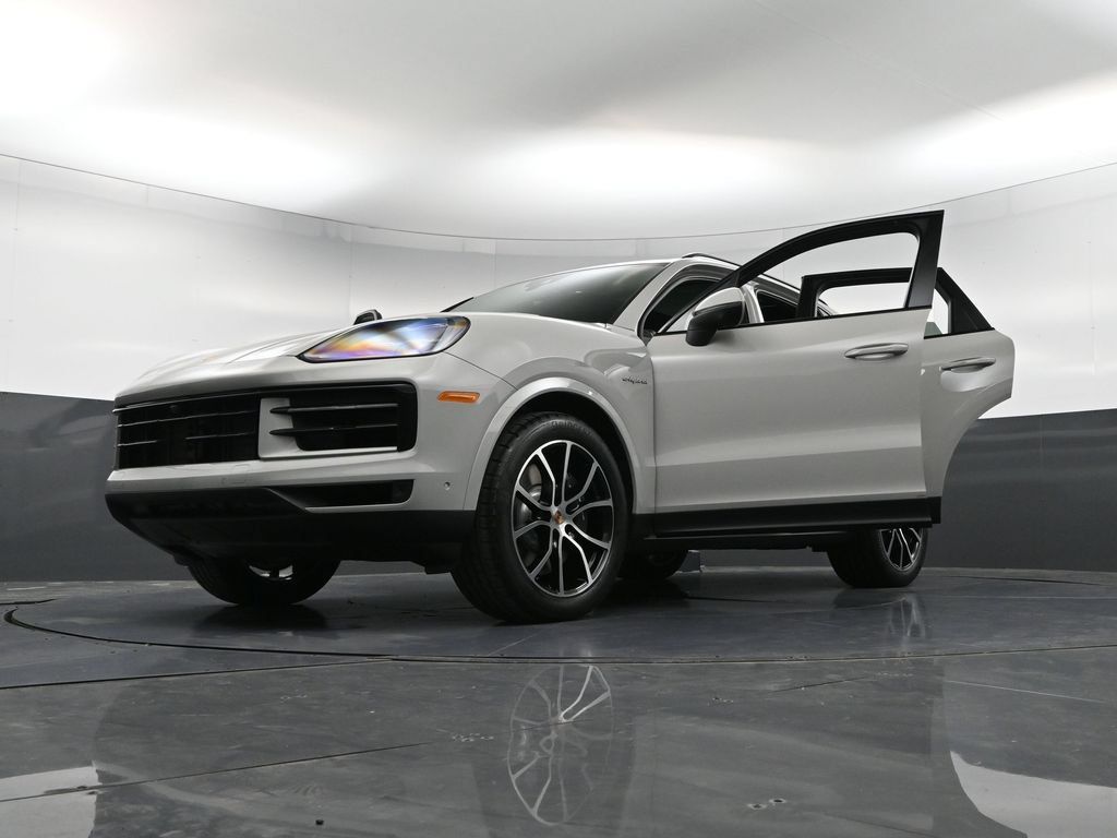 Certified 2026 Porsche Cayenne E-Hybrid AWD/4WD image 40