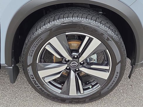 Used 2022 Nissan Rogue Platinum w/ Head-Up Display Package image 7