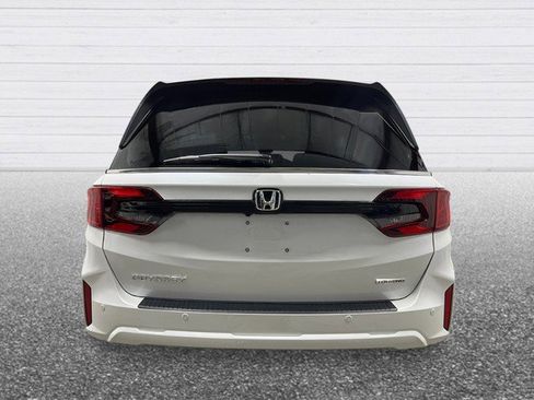 New 2026 Honda Odyssey Touring image 5