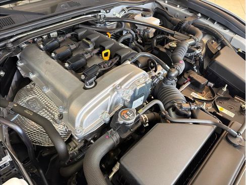 Used 2024 MAZDA MX-5 Miata Club RWD image 38