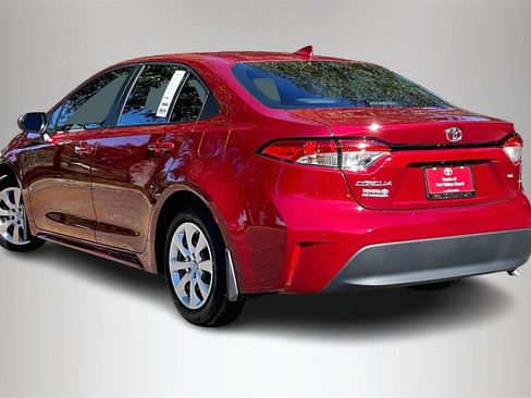 Used 2025 Toyota Corolla LE image 4