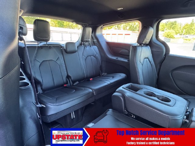 New 2027 Chrysler Pacifica Select FWD image 11