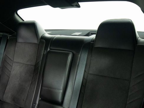 Used 2015 Dodge Challenger SRT Hellcat image 32