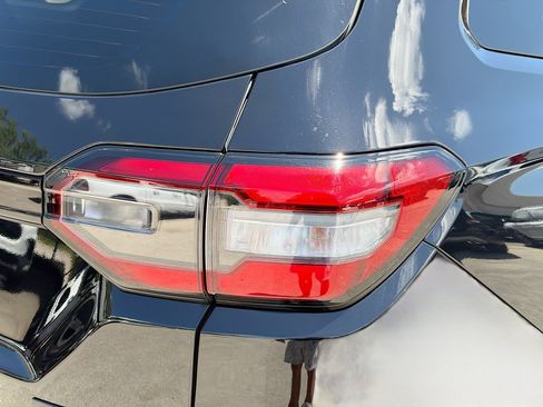 Used 2025 Honda Pilot TrailSport image 27