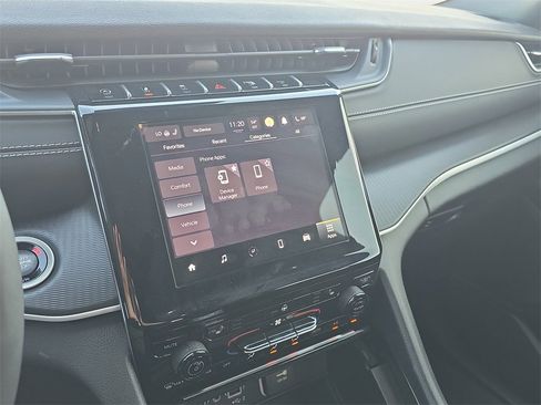 Used 2025 Jeep Grand Cherokee Laredo w/ Luxury Tech Group I image 22