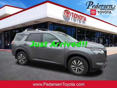 Used 2024 Nissan Pathfinder SL w/ Black Appearance Package