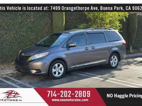 Used 2015 Toyota Sienna LE FWD image 12
