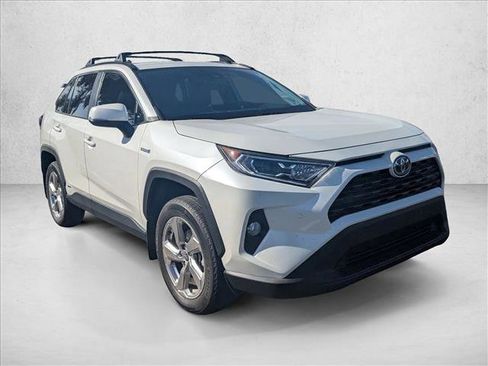 Used 2021 Toyota RAV4 XLE Premium AWD/4WD image 3