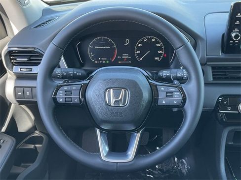 New 2025 Honda Pilot Touring image 13