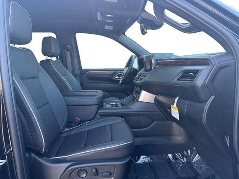 Used 2024 Chevrolet Suburban Premier image 15