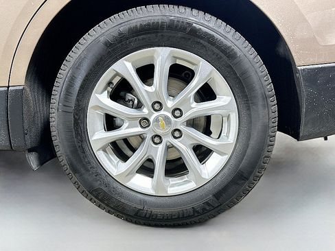 Used 2019 Chevrolet Equinox LT FWD image 27