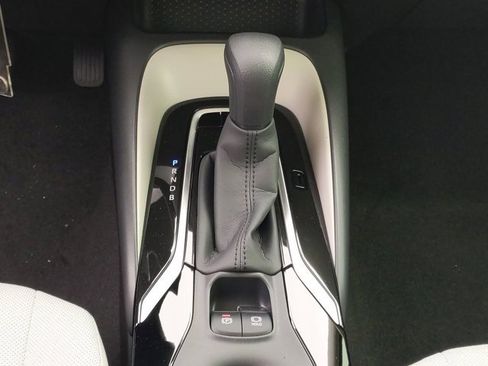 Used 2021 Toyota Corolla L image 18