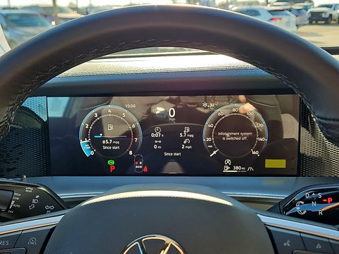 New 2026 Volkswagen Tiguan SE R-Line image 18