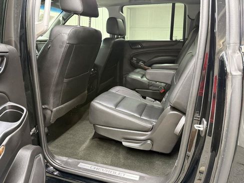 Used 2017 Chevrolet Suburban Premier AWD/4WD image 30