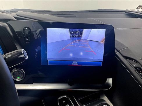 Used 2025 Chevrolet Corvette Stingray Coupe w/ 1LT image 18