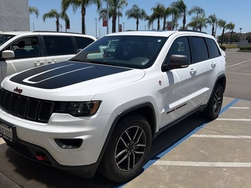 Used 2021 Jeep Grand Cherokee Trailhawk w/ Trailhawk Luxury Group AWD/4WD image 4