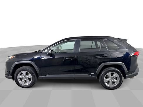 Used 2025 Toyota RAV4 LE AWD/4WD image 5
