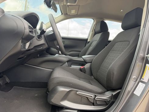 Used 2025 Honda HR-V LX image 26