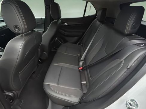 Used 2025 Buick Encore GX Preferred FWD image 19