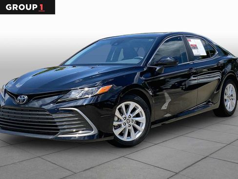 Used 2023 Toyota Camry LE FWD image 1