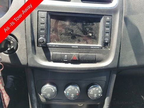 Used 2011 Dodge Avenger Heat FWD image 12