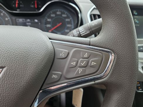 Used 2018 Chevrolet Cruze LT FWD image 9