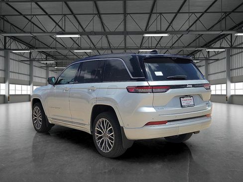 New 2026 Jeep Grand Cherokee Summit AWD/4WD image 3
